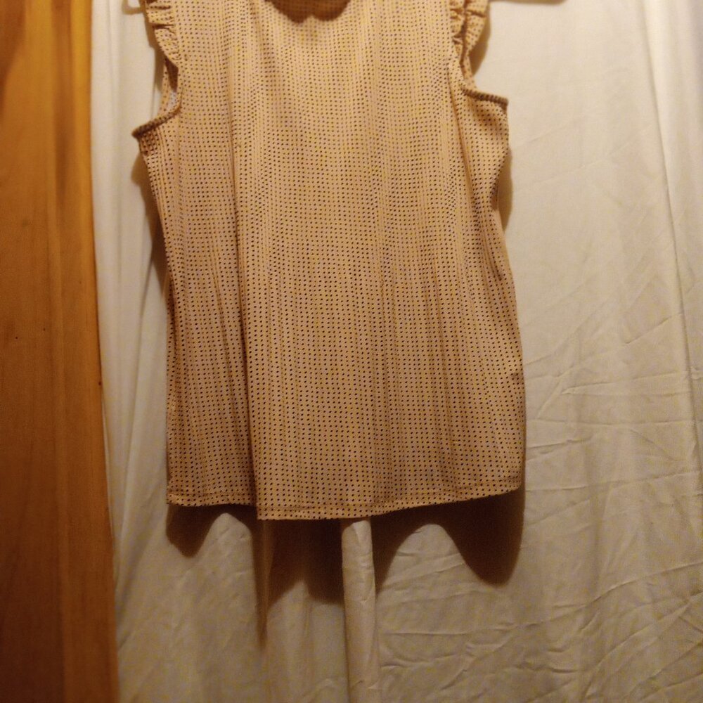 Sleeveless blouse